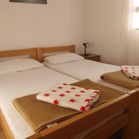 Apartmani Mile Krk Town Exterior photo