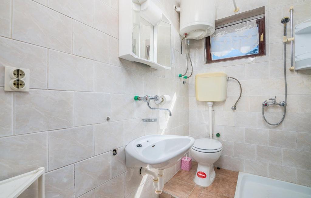 Apartmani Mile Krk Town Exterior photo