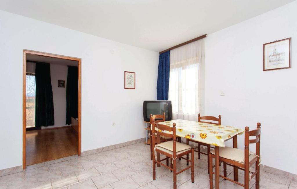 Apartmani Mile Krk Town Exterior photo