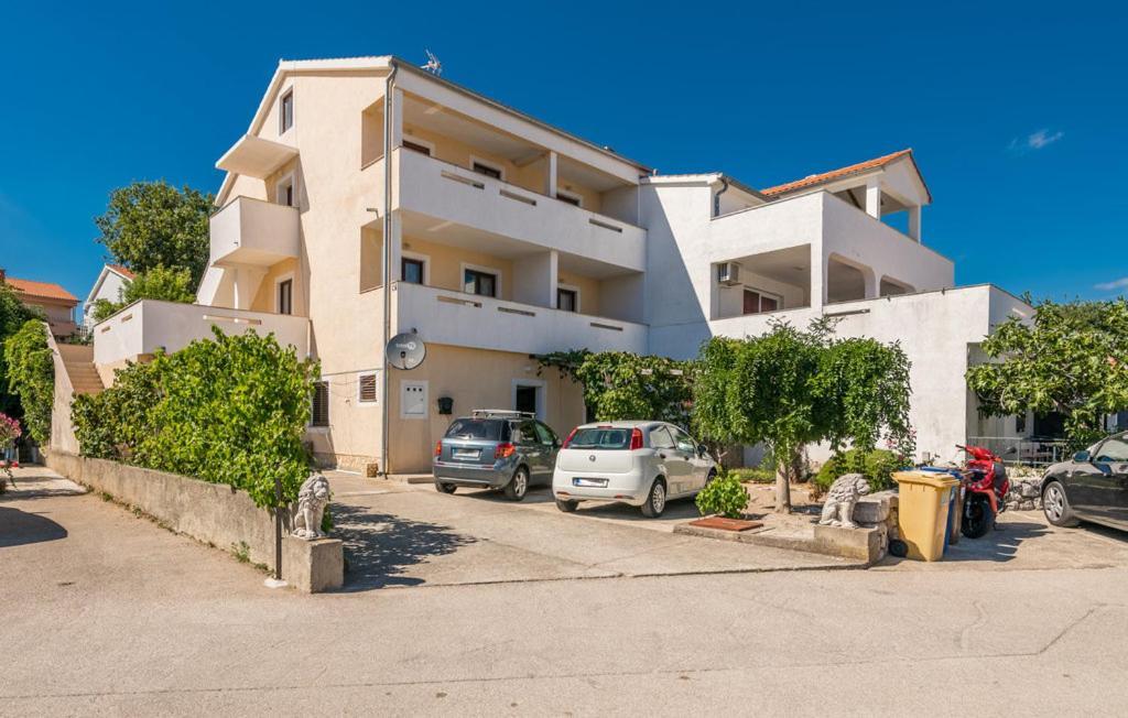 Apartmani Mile Krk Town Exterior photo