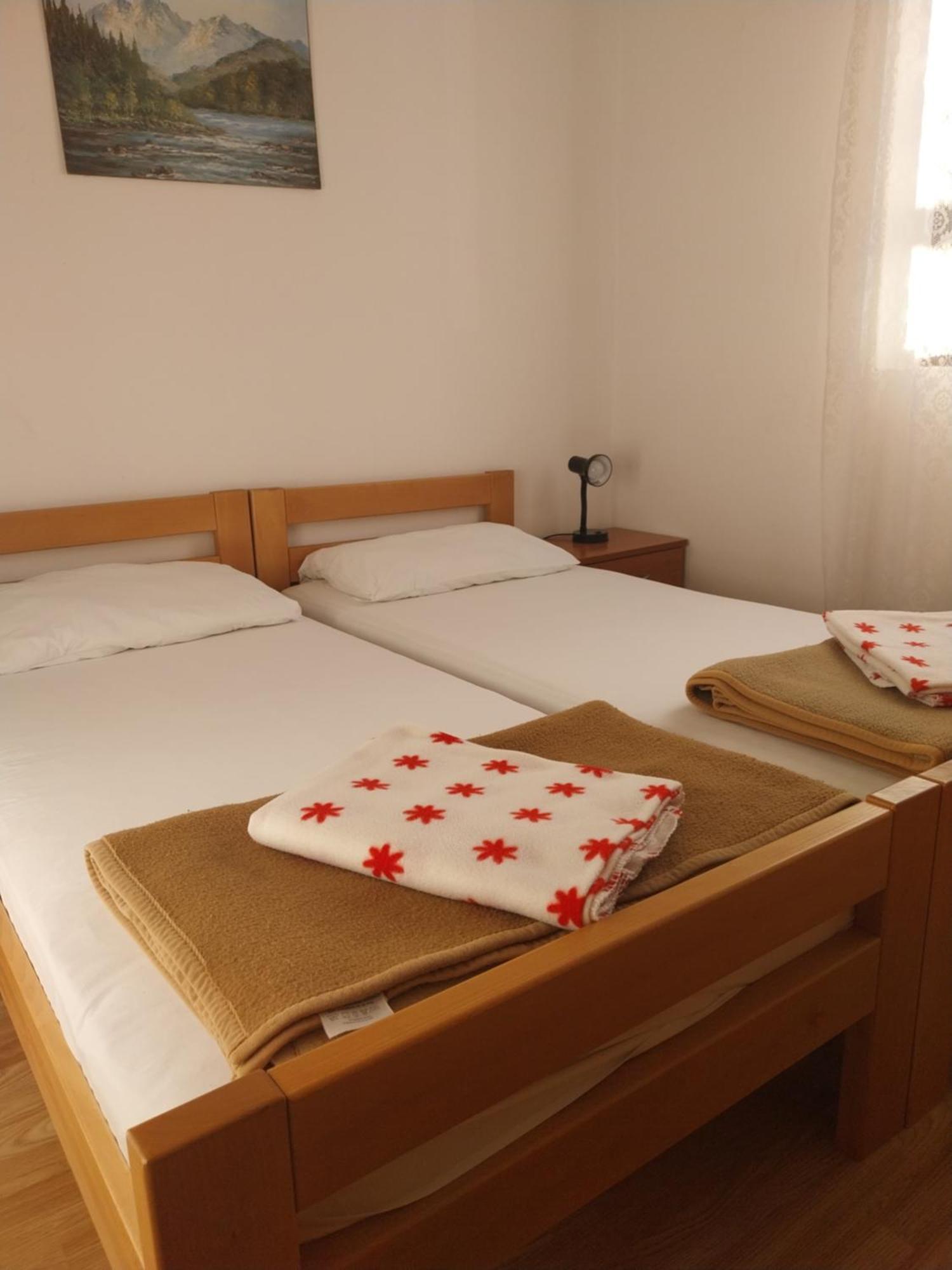 Apartmani Mile Krk Town Exterior photo